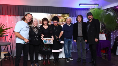 FOTO: Dvojitá oslava v plném proudu — Marie Pojkarová spojila narozeninový večírek s premiérou nového videoklipu.