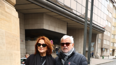 FOTO: Zlata Adamovská a Petr Štěpánek přišli dát poslední sbohem Jiřímu Štěpničkovi.