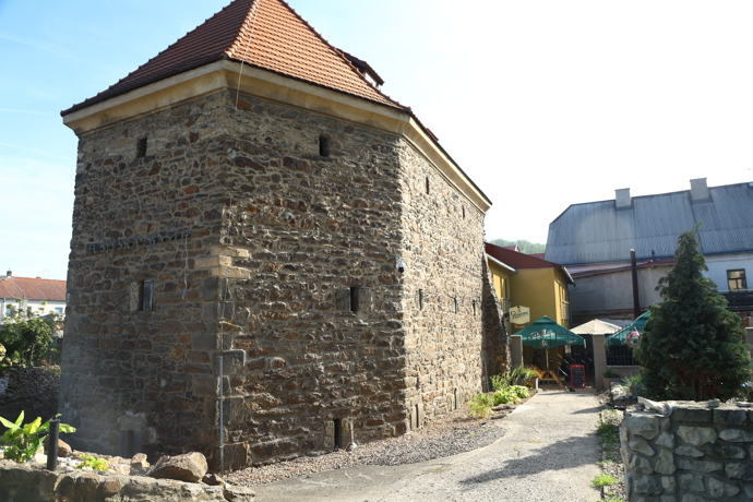 FOTO: Husitská Bašta v Bílině. – stránka 107