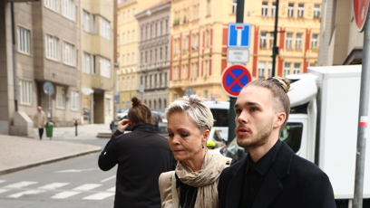 FOTO: Přátelé a kolegové přišli dát poslední sbohem Jiřímu Štěpničkovi.
