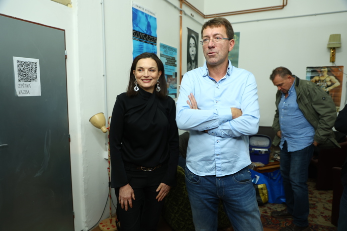 FOTO: Jiří Hynek se s Krejčířem letos setkal přímo u jihoafrického soudu. – stránka 6