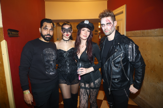 FOTO: Jack Hamid svůj outfit doplnil výrazným halloweenským make-upem.