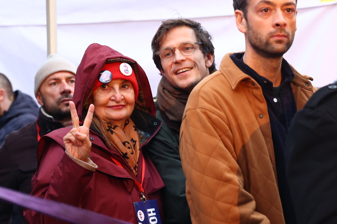 Foto k tématům Eva Holubová, Igor Orozovič, demonstrace – stránka 1