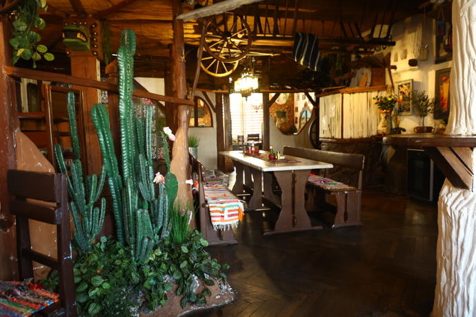 FOTO: Restaurace Pancho's je opravdu velká. – stránka 86