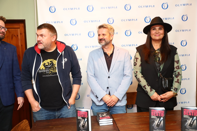 FOTO: Slavnostní křest nové knihy Rudolfa Merknera přilákal řadu známých tváří. – stránka 2
