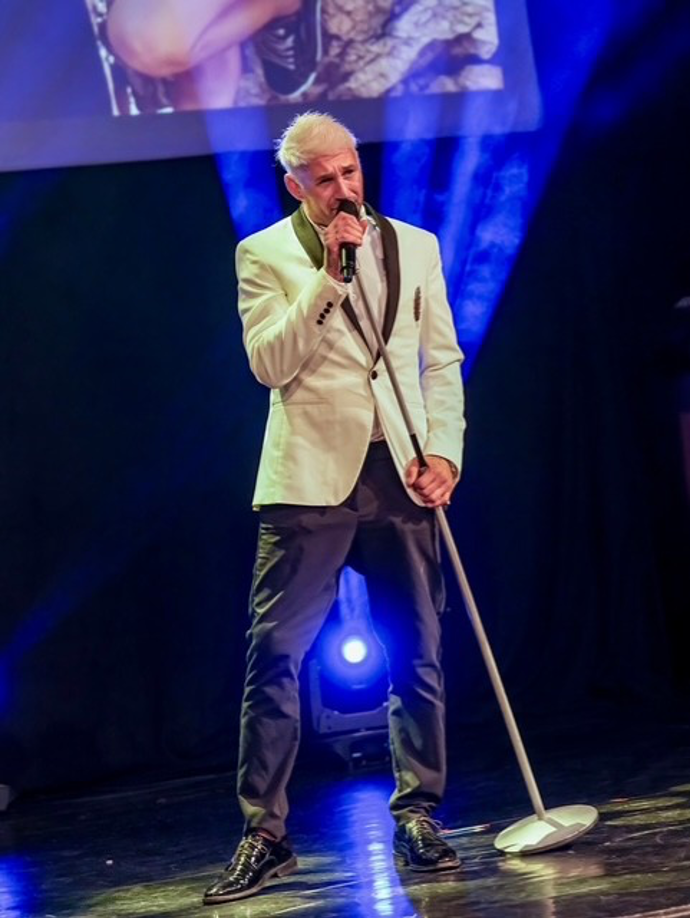 FOTO: Sámer Issa vystoupil na finále soutěže Československá Dáma roku 2026.