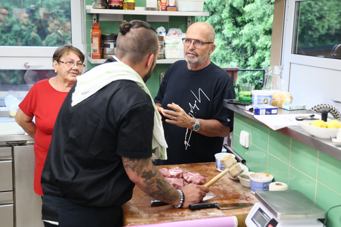 Foto k tématu Ano, šéfe! – stránka 7