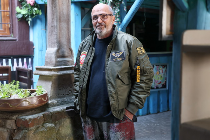 FOTO: Zdeněk Pohlreich byl po nějakém čase na kontrole, a byl s restaurací velmi spokojen. – stránka 100