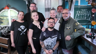 FOTO: Zdeněk Pohlreich s celým týmem restaurace Pancho´s v Plzni.
